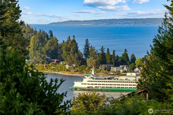 10785 Bill Point Crest Ne, Bainbridge Island, WA 98110