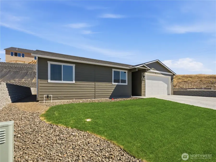 1987 N May Court, East Wenatchee, WA 98802 - #2