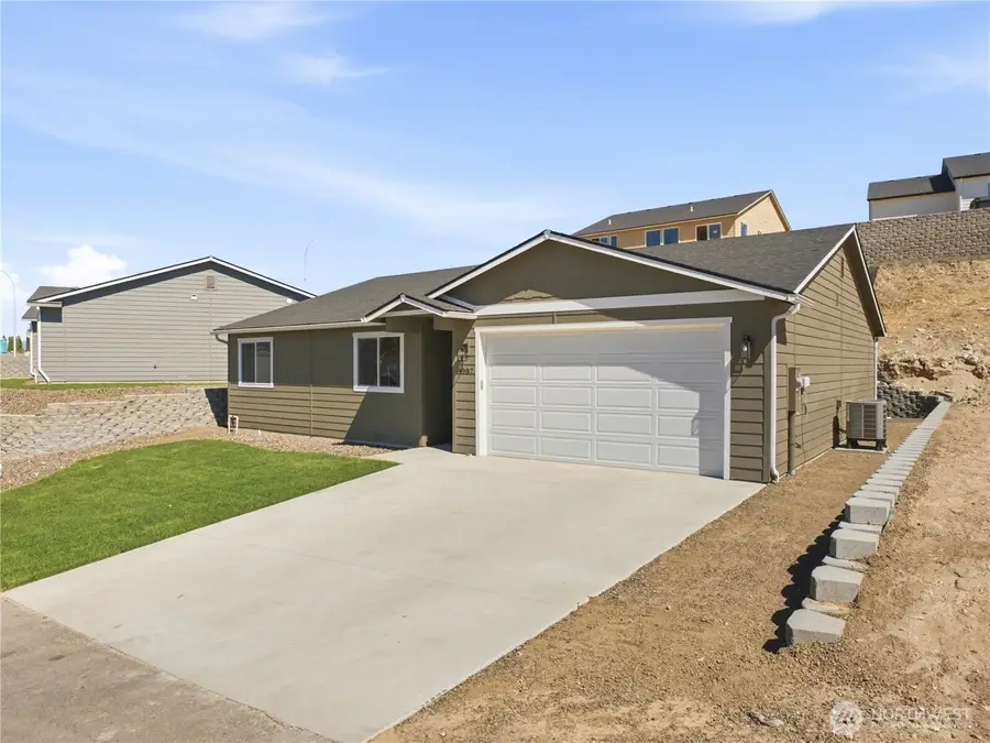 1987 N May Court, East Wenatchee, WA 98802 - #3
