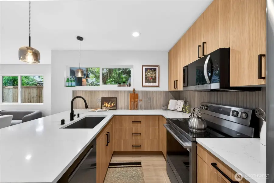 8510 15th Avenue Ne, Seattle, WA 98115 - #3