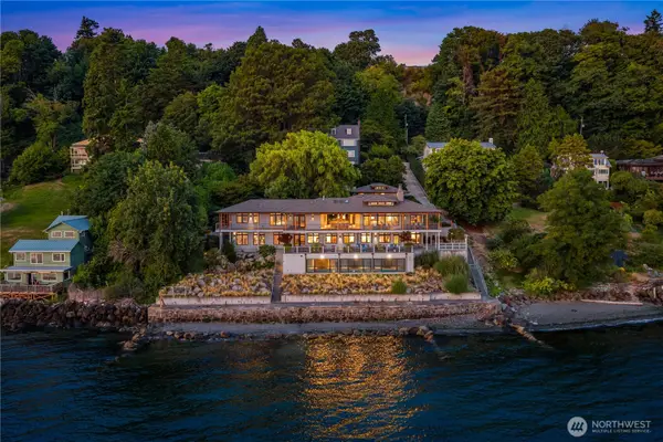 2481 Perkins Lane W, Seattle, WA 98199