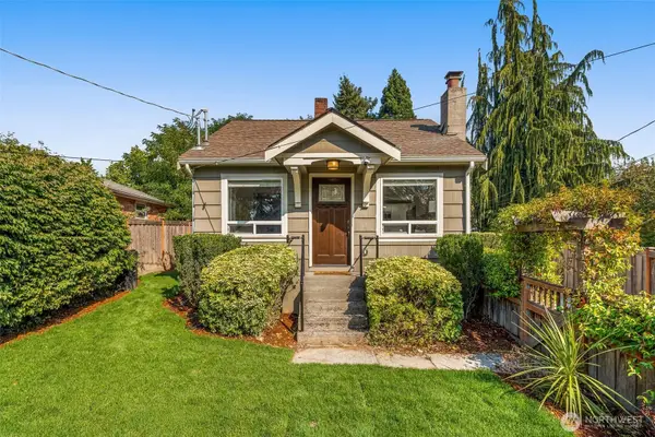 10530 Ashworth Avenue N, Seattle, WA 98133