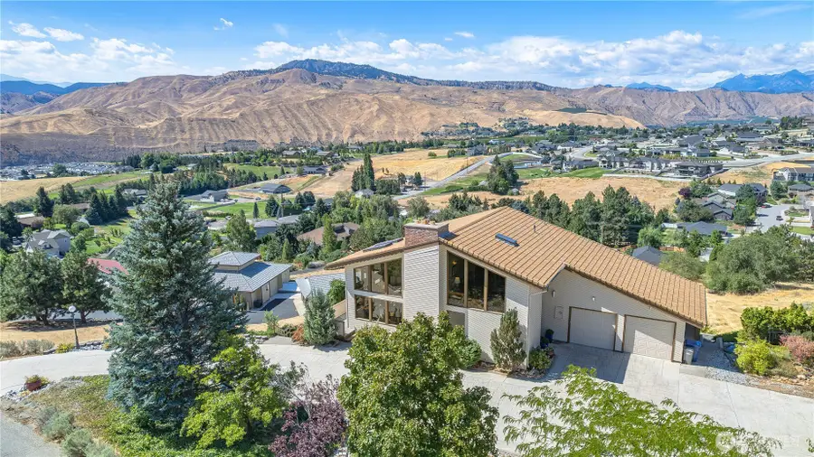 3808 School Street, Wenatchee, WA 98801 - #3