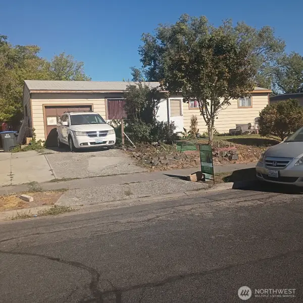 1435 W Sunset Drive, Moses Lake, WA 98837