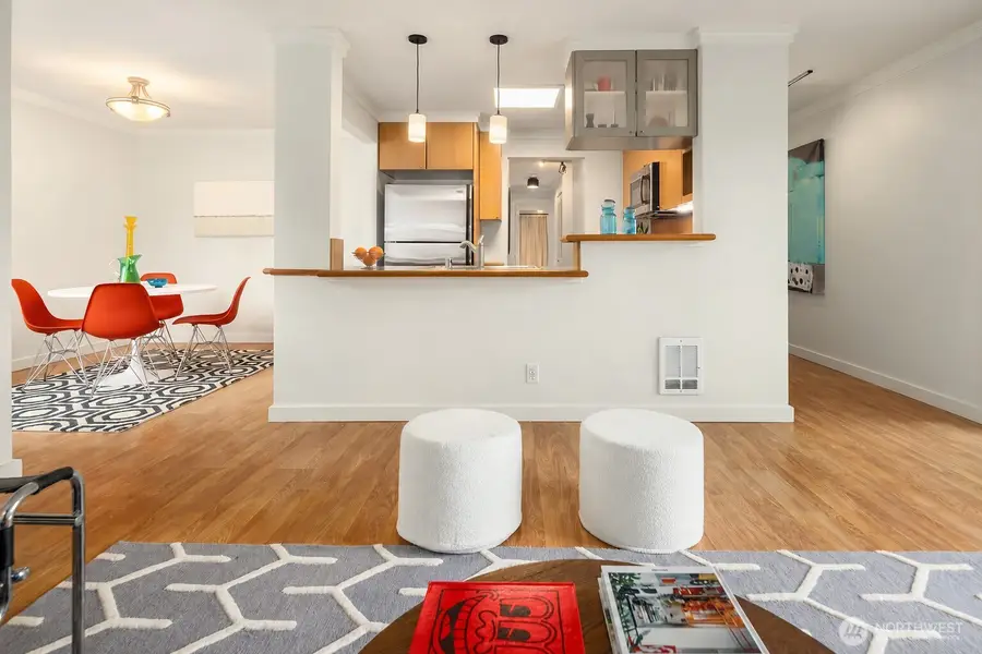 732 11th Avenue E #301, Seattle, WA 98102 - #3