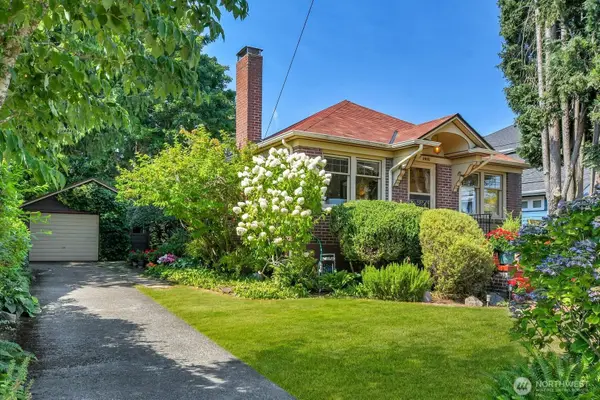 9035 11th Avenue Nw, Seattle, WA 98117