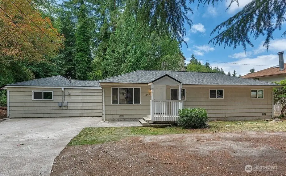 22910 Edmonds Way, Edmonds, WA 98020 - #1