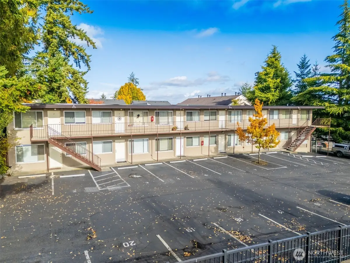 936 N 198th Street, Shoreline, WA 98133 - #1