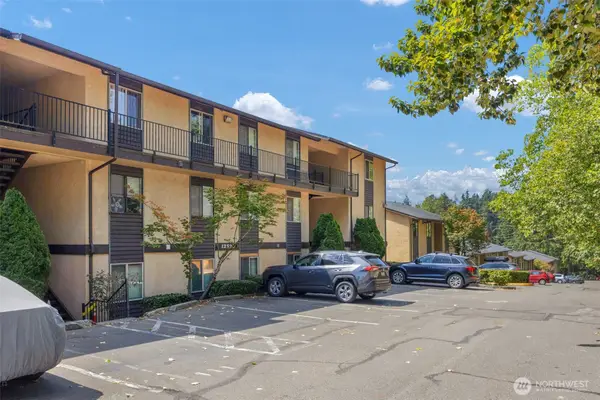 12525 NE 145th Place #F107, Kirkland, WA 98034