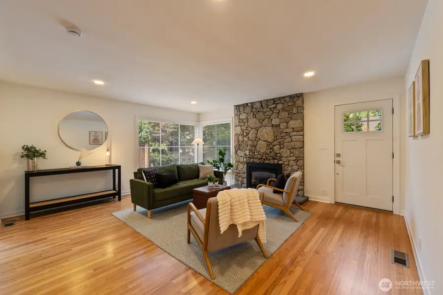 819 NE 100th Street, Seattle, WA 98125 - #2