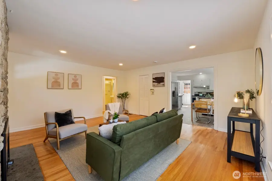 819 NE 100th Street, Seattle, WA 98125 - #3