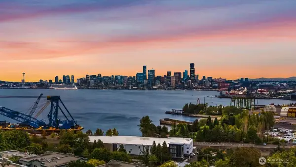 2349 Harbor Avenue Sw #702, Seattle, WA 98126