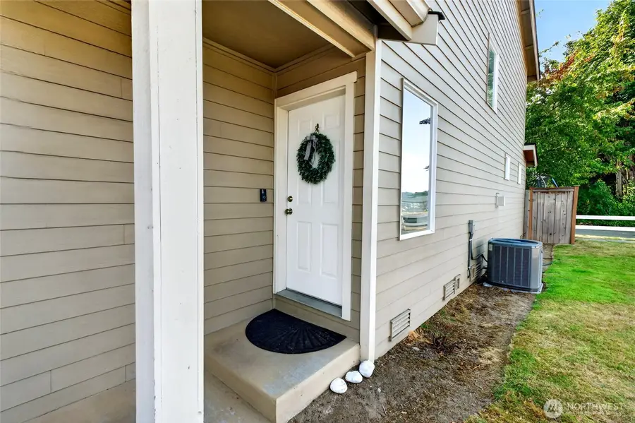 302 29th Street Se #101, Auburn, WA 98002 - #2
