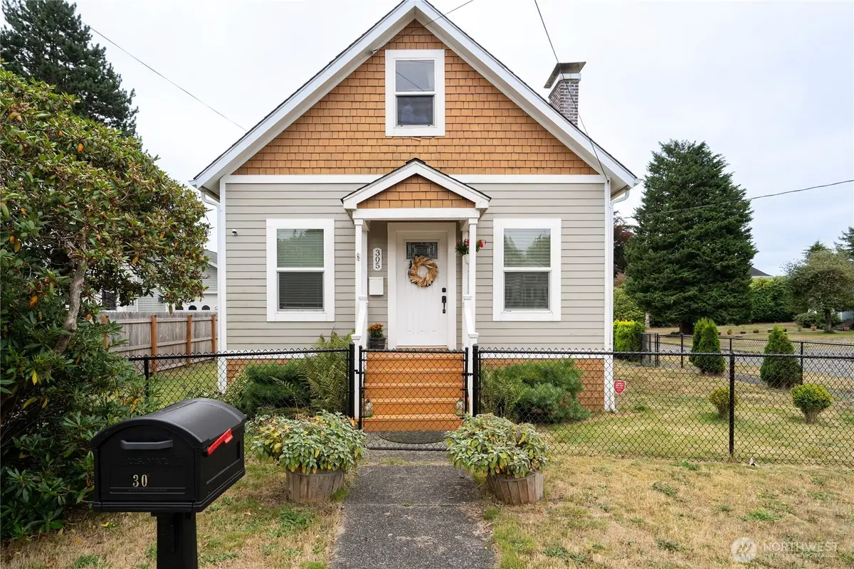 305 W 6th Street, Aberdeen, WA 98520 - #1