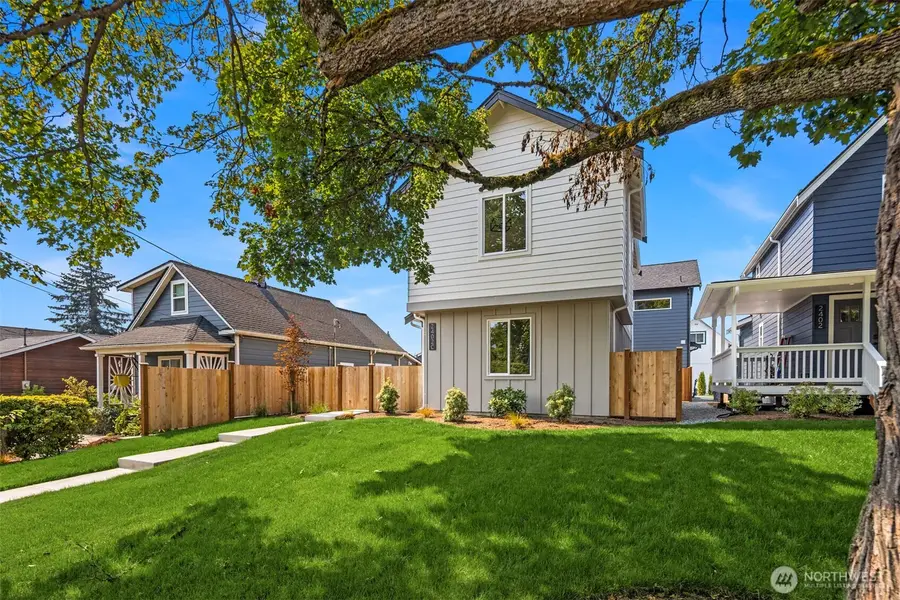 2402 Cleveland Avenue, Everett, WA 98201 - #3