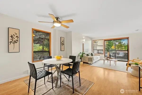 136 Summit Avenue N #B8, Kent, WA 98030