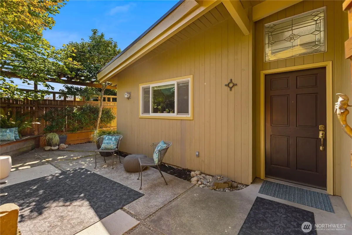 3016 47th Avenue Sw, Seattle, WA 98116 - #1