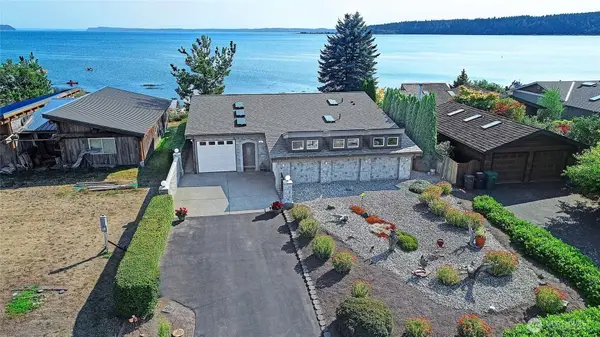 870 Livingston Bay Shore Drive, Camano Island, WA 98282