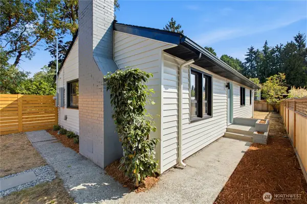 12504 8th Avenue Sw, Burien, WA 98146