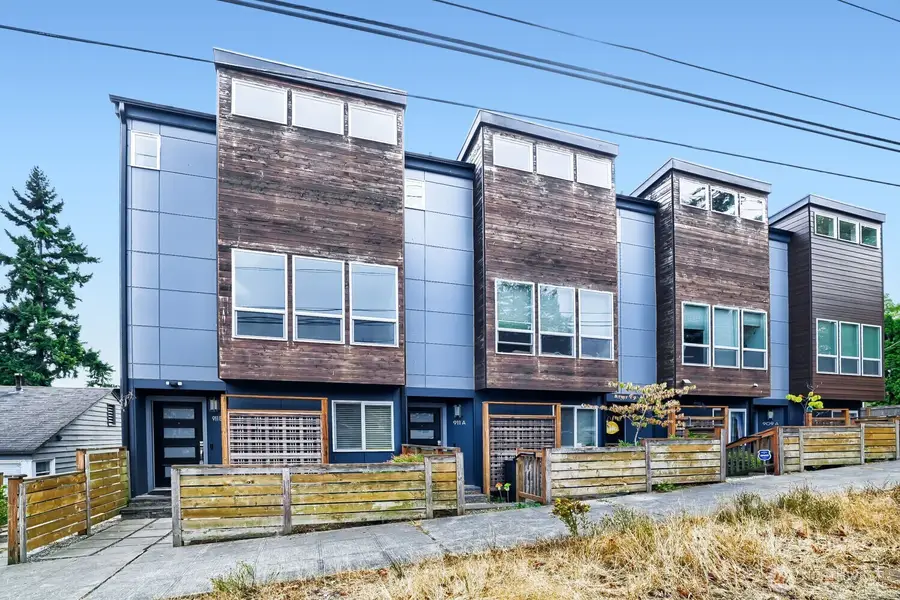 911 N 104th Street #B, Seattle, WA 98133 - #3