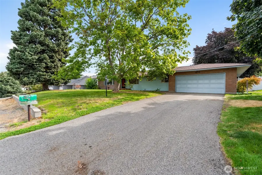 1605 N Ashland Avenue, East Wenatchee, WA 98802 - #2