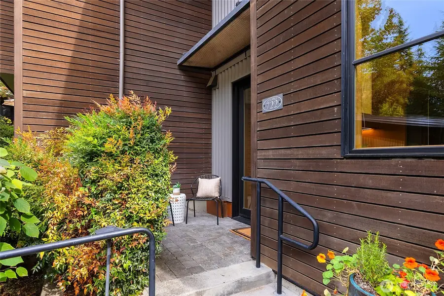 722 NE Vineyard Lane #L102, Bainbridge Island, WA 98110 - #2
