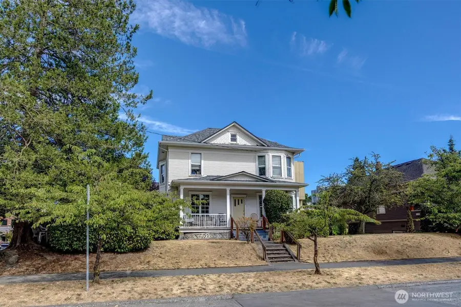 5522 12th Avenue Ne, Seattle, WA 98105 - #3