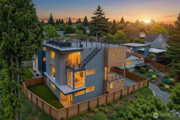 3319 W Elmore Street, Seattle, WA 98199