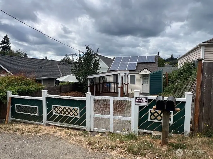 913 Charlotte Avenue W, Bremerton, WA 98312 - #1