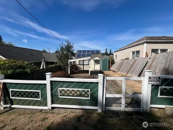 913 Charlotte Avenue W, Bremerton, WA 98312