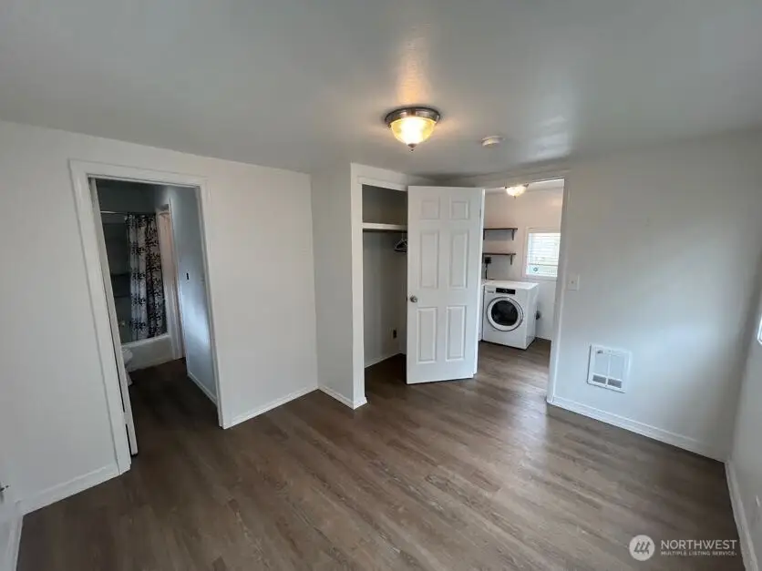 913 Charlotte Avenue W, Bremerton, WA 98312 - #3