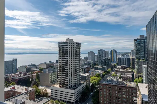 2100 3rd Avenue #2104, Seattle, WA 98121