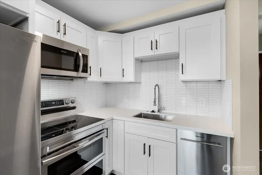 2100 3rd Avenue #2104, Seattle, WA 98121 - #3