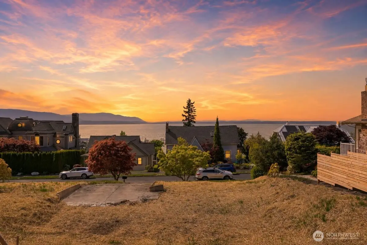 1027 15th Street, Bellingham, WA 98225 - #1