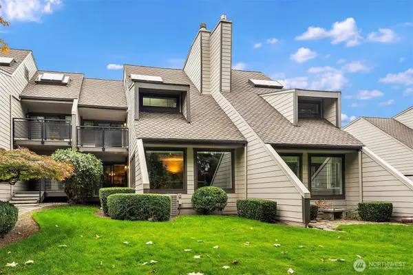 10209 NE 19th Place #D2, Bellevue, WA 98004