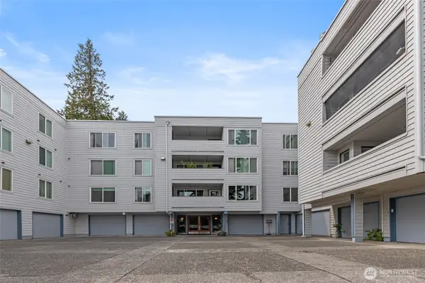 17417 Ashworth Avenue N #202, Shoreline, WA 98133