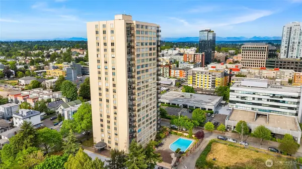 4540 8th Avenue Ne #801, Seattle, WA 98105