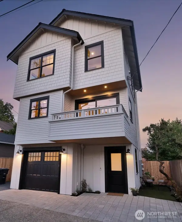 5549 34th Avenue Ne, Seattle, WA 98105