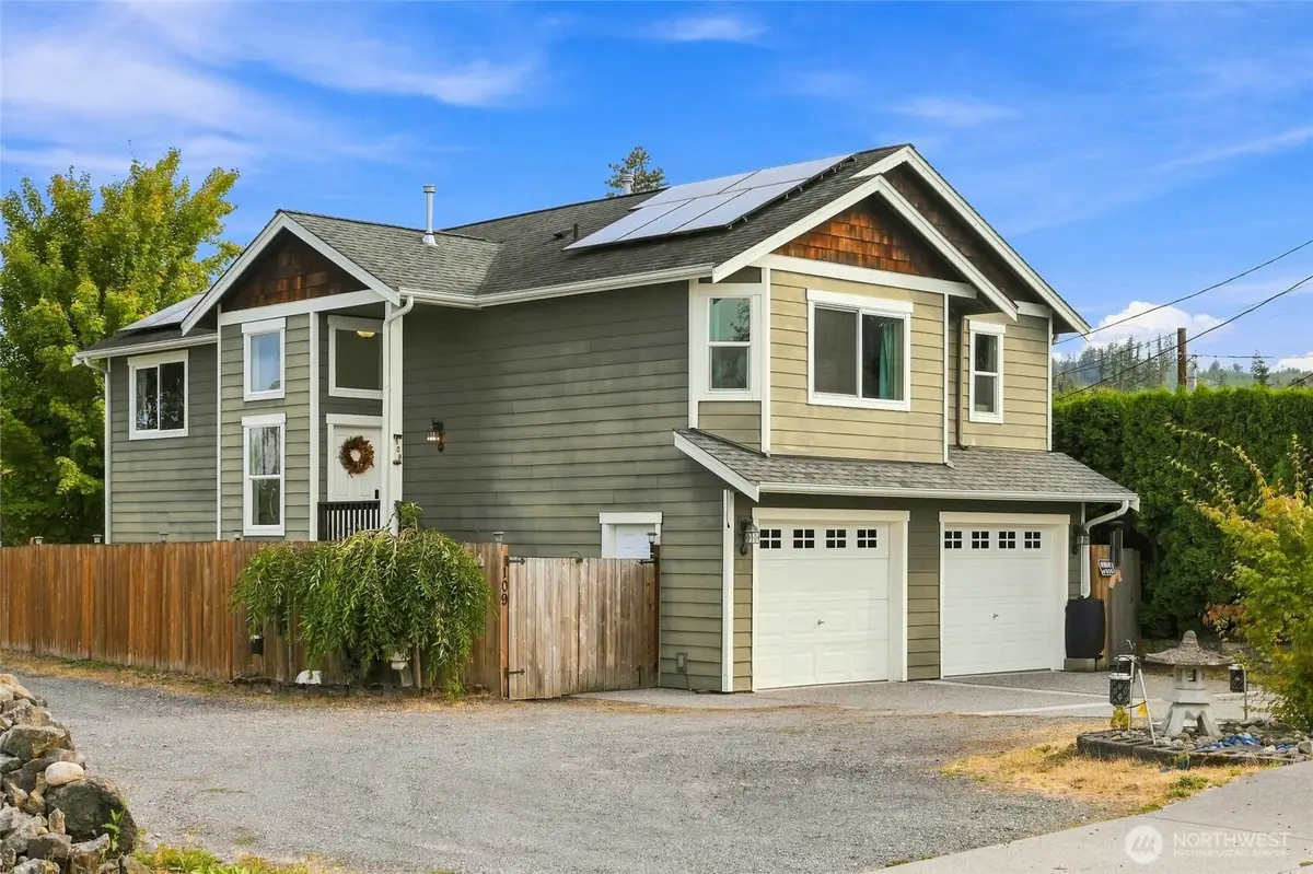 109 E Pioneer Street, Granite Falls, WA 98252 - #1