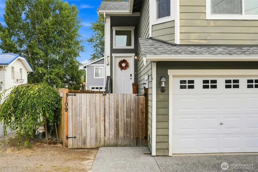 109 E Pioneer Street, Granite Falls, WA 98252 - #3