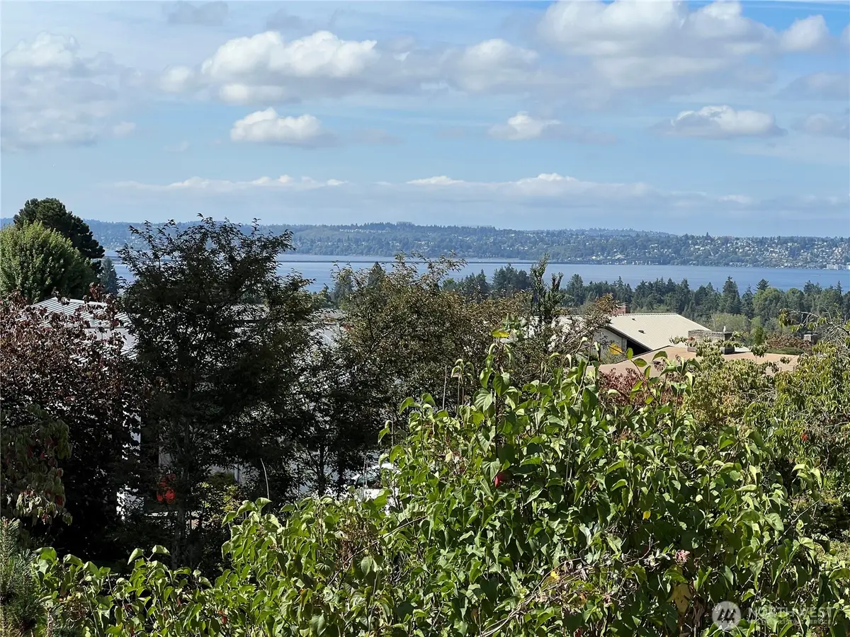 1701 92nd Avenue Ne, Clyde Hill, WA 98004 - #1