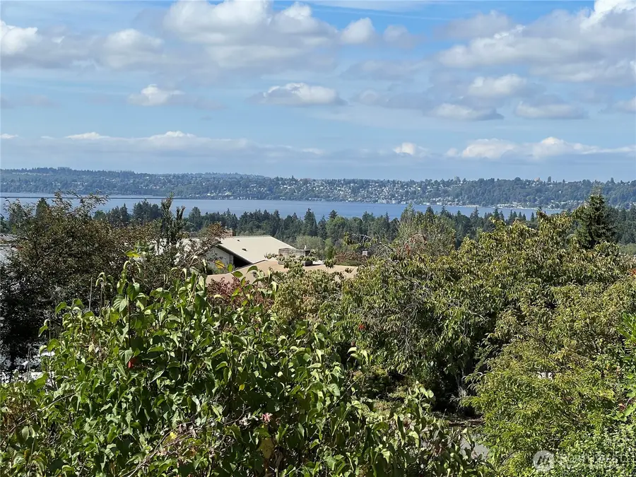 1701 92nd Avenue Ne, Clyde Hill, WA 98004 - #2