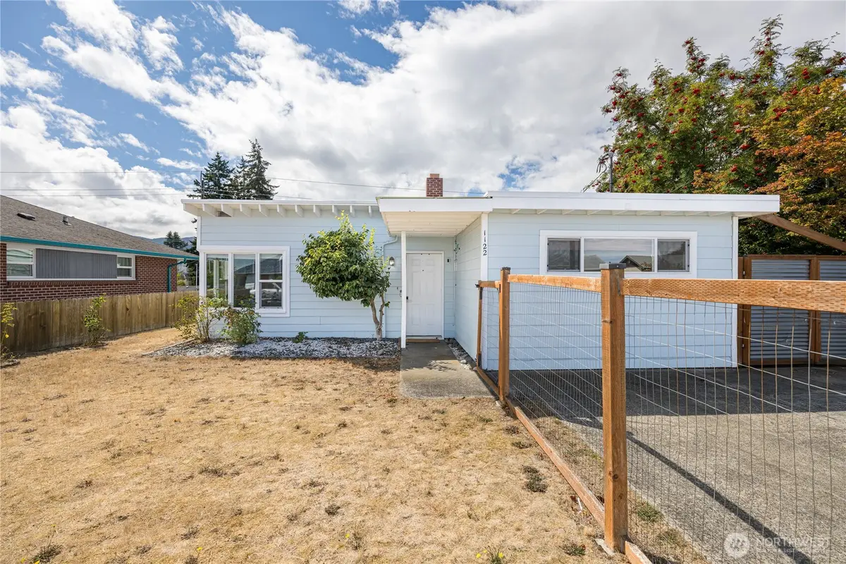 1122 W 5th Street, Port Angeles, WA 98363 - #1