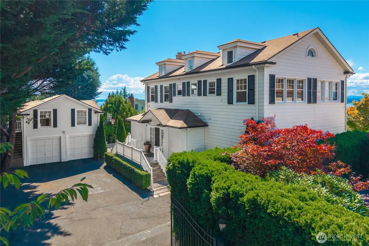 3233 Magnolia Boulevard W, Seattle, WA 98119 - #1