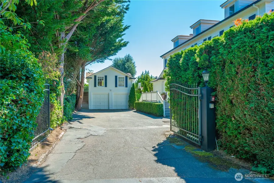 3233 Magnolia Boulevard W, Seattle, WA 98119 - #2