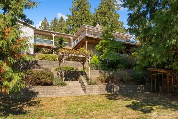 555 E Hemmi Road, Lynden, WA 98264