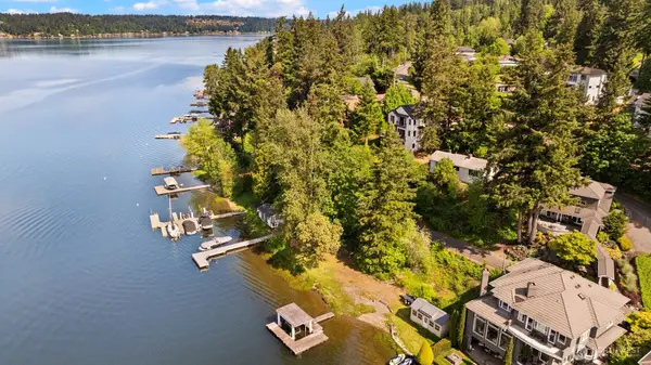3027 E Lake Sammamish Parkway Se, Sammamish, WA 98075