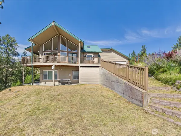 14 Julian Bay Road, Republic, WA 99166