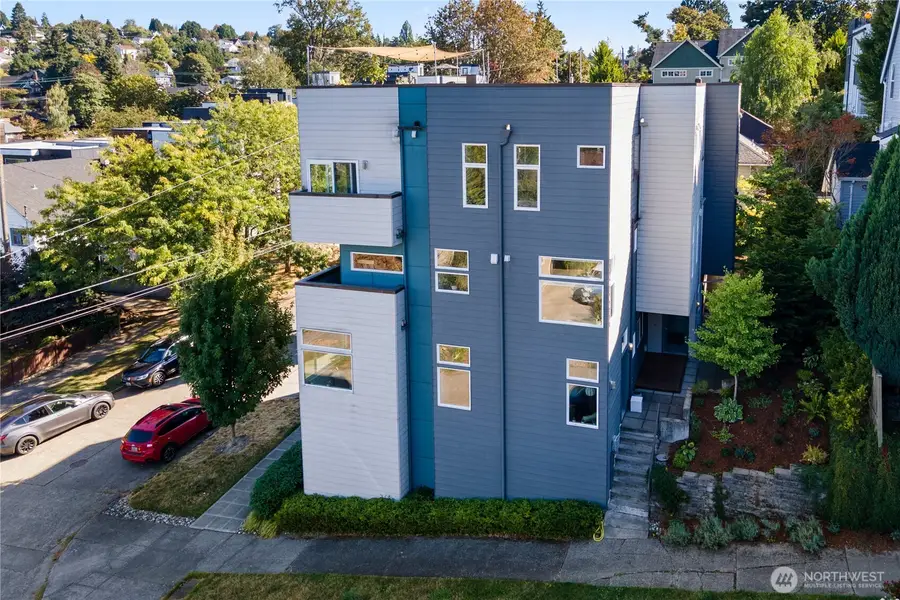 1735 27th Avenue, Seattle, WA 98122 - #2