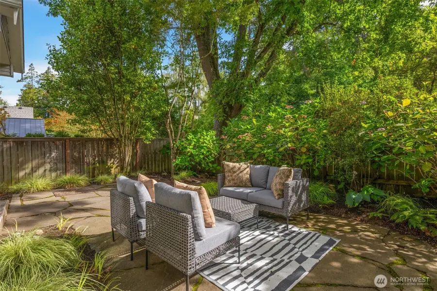 805 33rd Avenue E, Seattle, WA 98112 - #2